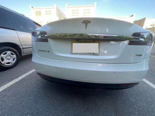 2016 Tesla Model S 75D