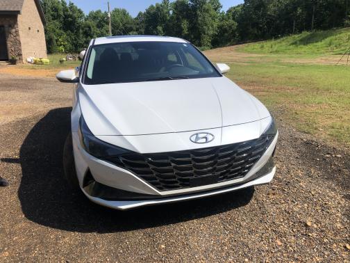 Photo 2 of 2 of 2022 Hyundai Elantra Limited