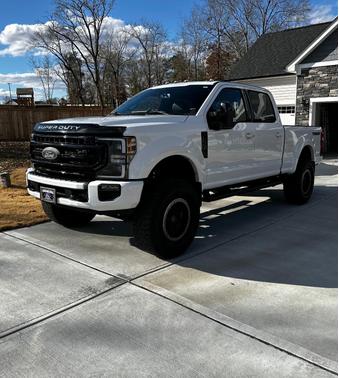 White 2022 Ford F-350 Lariat
