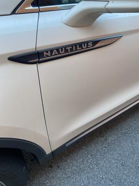 White 2020 Lincoln Nautilus Standard