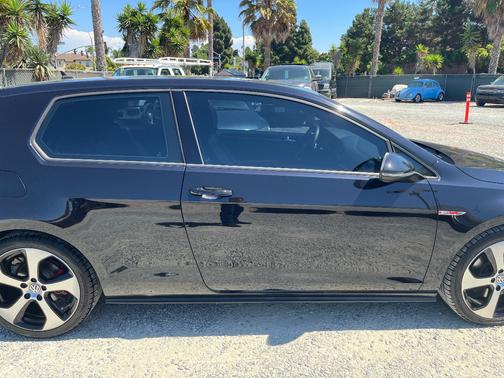 2015 Volkswagen Golf GTI 2.0T SE 2-Door