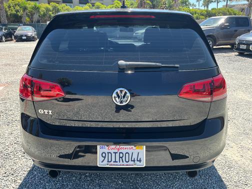 2015 Volkswagen Golf GTI 2.0T SE 2-Door