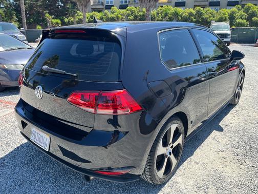 2015 Volkswagen Golf GTI 2.0T SE 2-Door