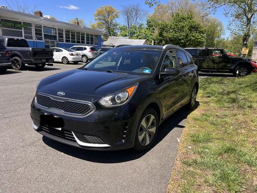 Black 2019 Kia Niro LX