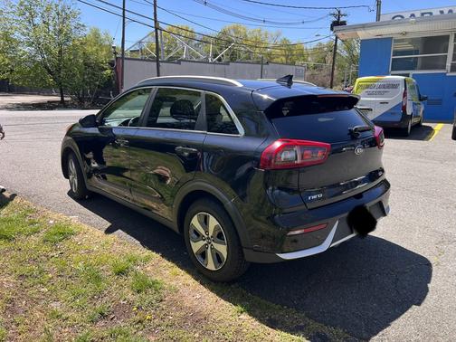 Black 2019 Kia Niro LX