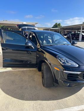 Black 2018 Porsche Cayenne Cayenne S E-Hybrid