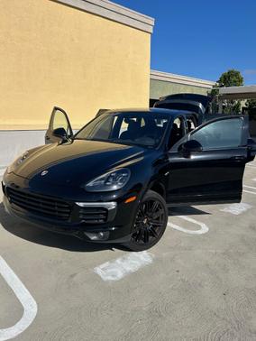 Black 2018 Porsche Cayenne Cayenne S E-Hybrid