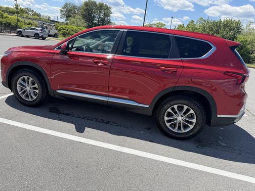 Red 2019 Hyundai SANTA FE SE 2.4