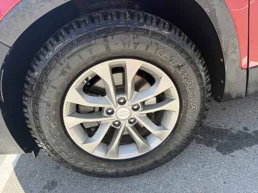 Red 2019 Hyundai SANTA FE SE 2.4