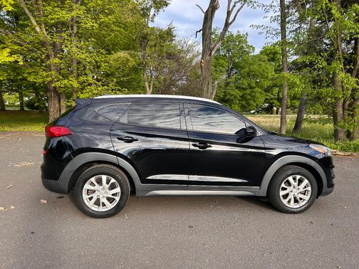 Black 2019 Hyundai TUCSON Value