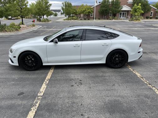 Photo 4 of 8 of 2016 Audi RS 7 4.0T Prestige