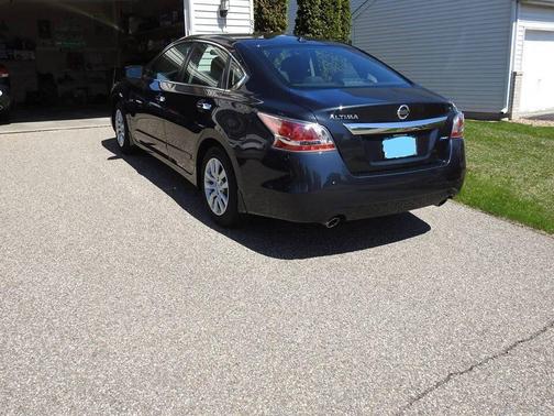 Blue 2015 Nissan Altima 2.5 S