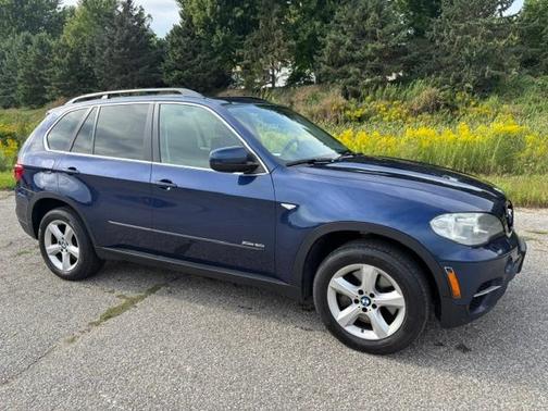 Blue 2013 BMW X5 xDrive50i