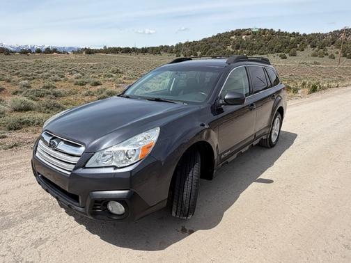 Gray 2013 Subaru Outback 2.5i Premium