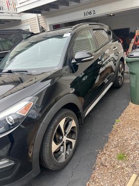 Black 2017 Hyundai TUCSON Limited
