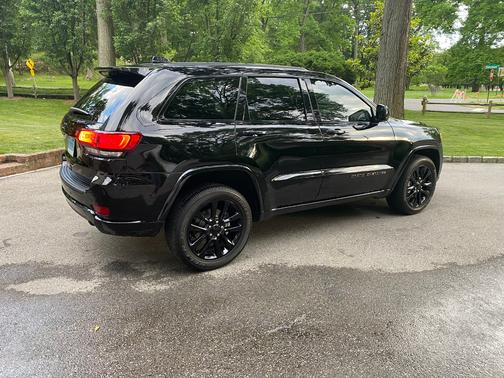 2020 Jeep Grand Cherokee Laredo