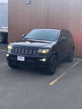 2020 Jeep Grand Cherokee Laredo