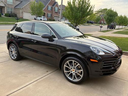 Black 2020 Porsche Cayenne Cayenne