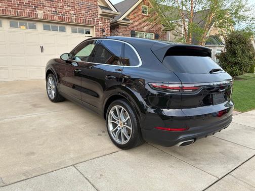 Black 2020 Porsche Cayenne Cayenne