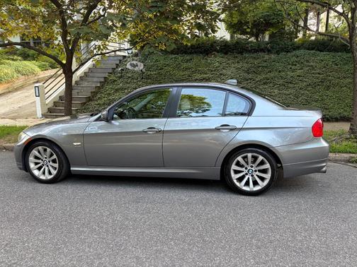 Gray 2010 BMW 328 i xDrive