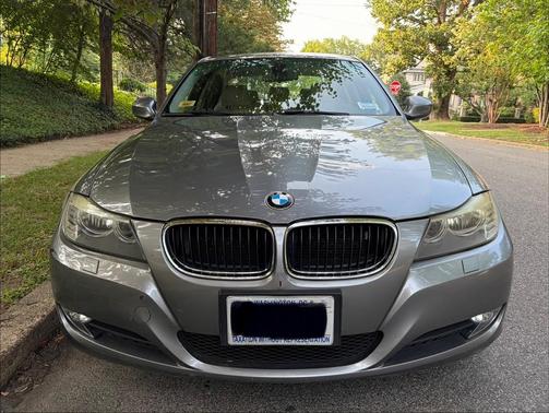 Gray 2010 BMW 328 i xDrive