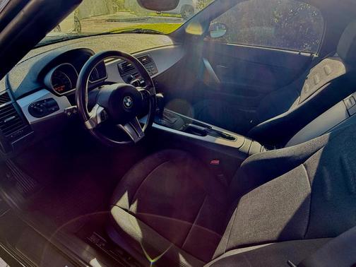 Black 2005 BMW Z4 2.5i Roadster