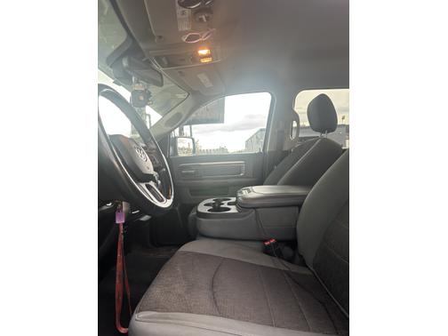 2018 RAM 1500 SLT