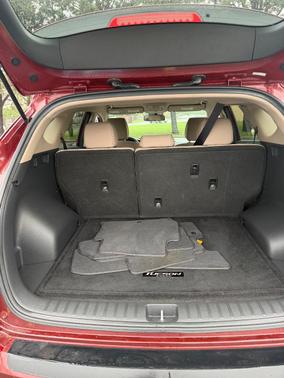 Red 2016 Hyundai TUCSON SE