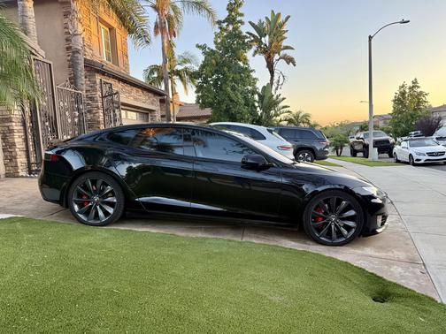 Black 2017 Tesla Model S P100D