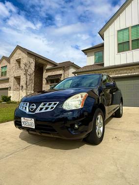 Black 2012 Nissan Rogue S