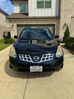 Black 2012 Nissan Rogue S