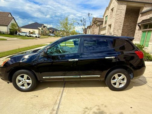 Black 2012 Nissan Rogue S