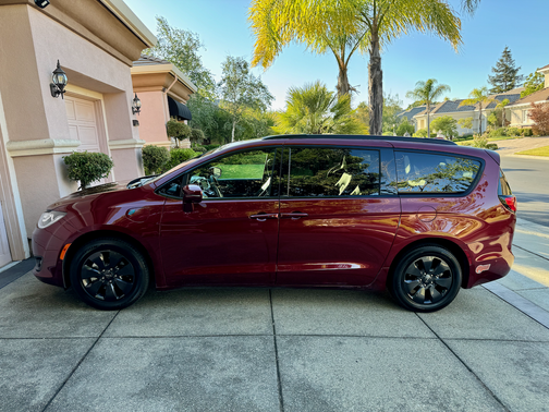 2019 Chrysler Pacifica Hybrid Limited