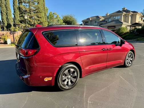 2019 Chrysler Pacifica Hybrid Limited
