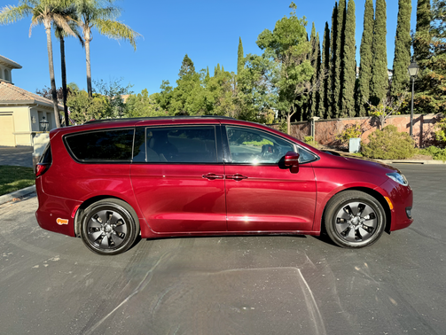 2019 Chrysler Pacifica Hybrid Limited