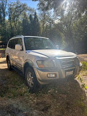 White 2002 Mitsubishi Montero Limited