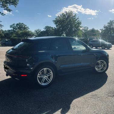 Blue 2019 Porsche Macan Macan