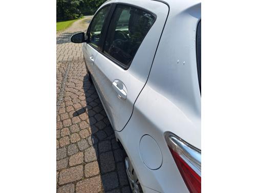 2012 Toyota Yaris L