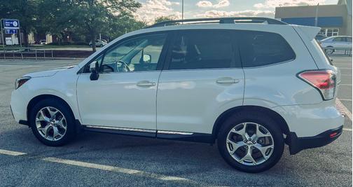 White 2018 Subaru Forester 2.5i Touring