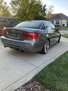 2011 BMW 335 is