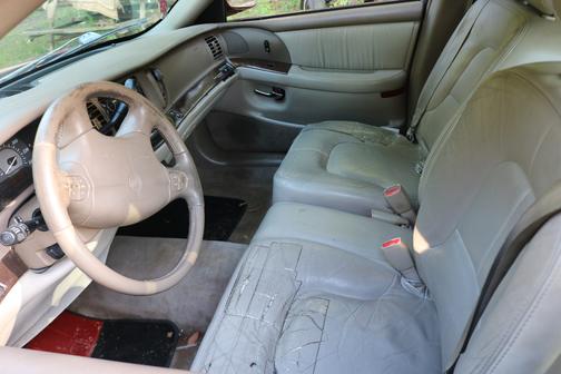 Red 2005 Buick Park Avenue Base