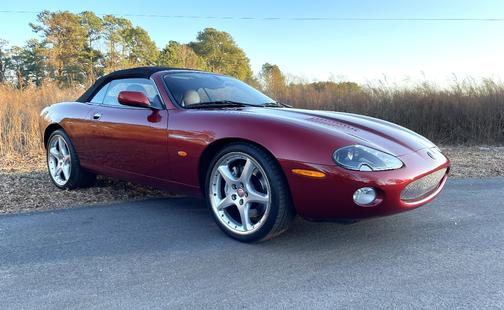 2004 Jaguar XKR Base