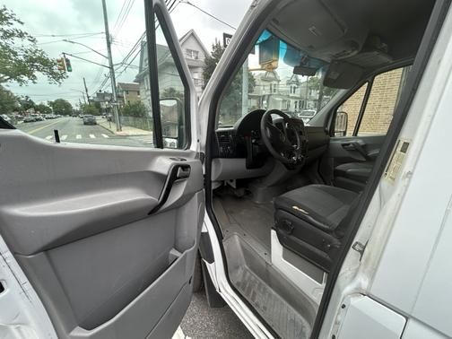 2010 Mercedes-Benz Sprinter 2500 High Roof