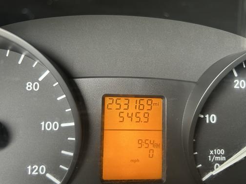 2010 Mercedes-Benz Sprinter 2500 High Roof