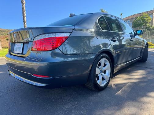 Gray 2008 BMW 528 i