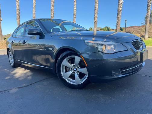 Gray 2008 BMW 528 i