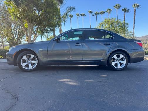 Gray 2008 BMW 528 i