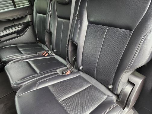 Black 2019 Ford Expedition Max XLT