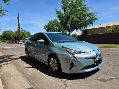 Green 2018 Toyota Prius Three