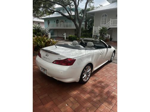 2014 INFINITI Q60 Base